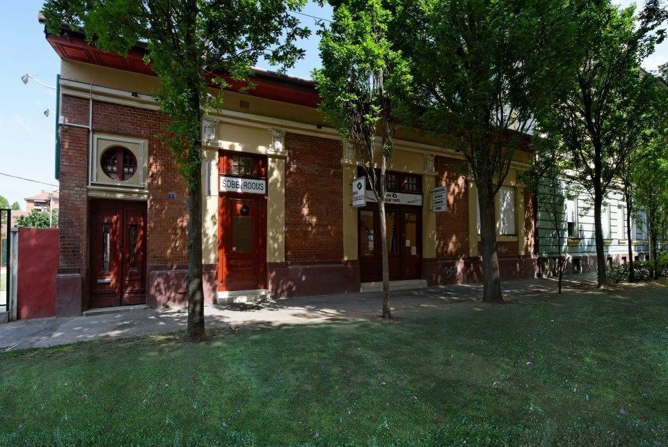 Hostel Paparazzo & Apartmens Kikinda Bilik gambar