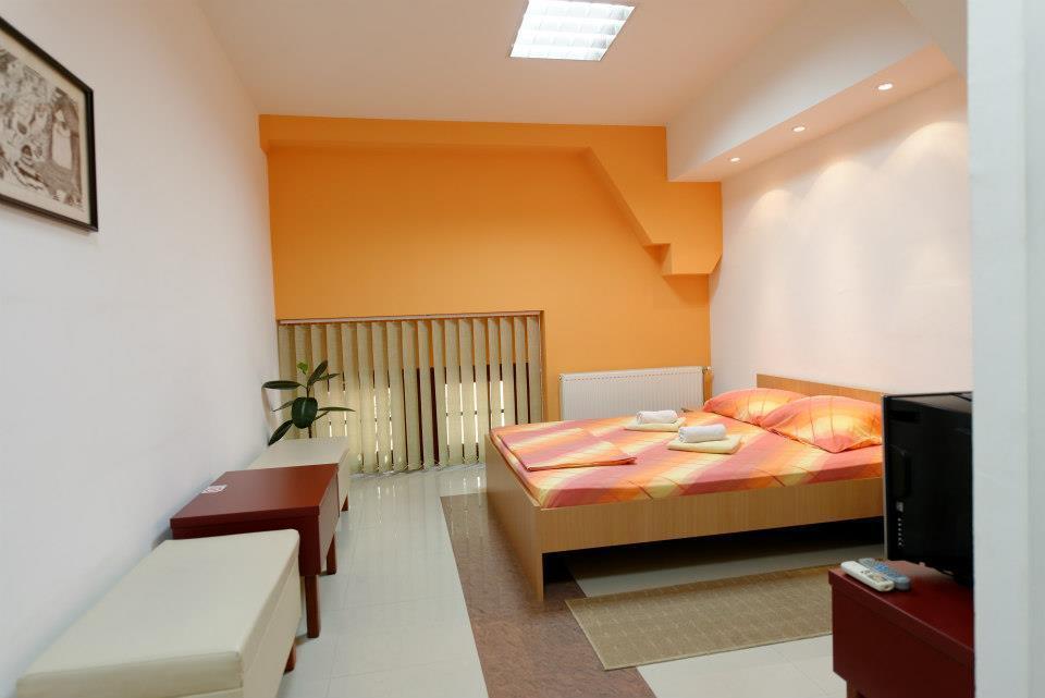 Hostel Paparazzo & Apartmens Kikinda Bilik gambar